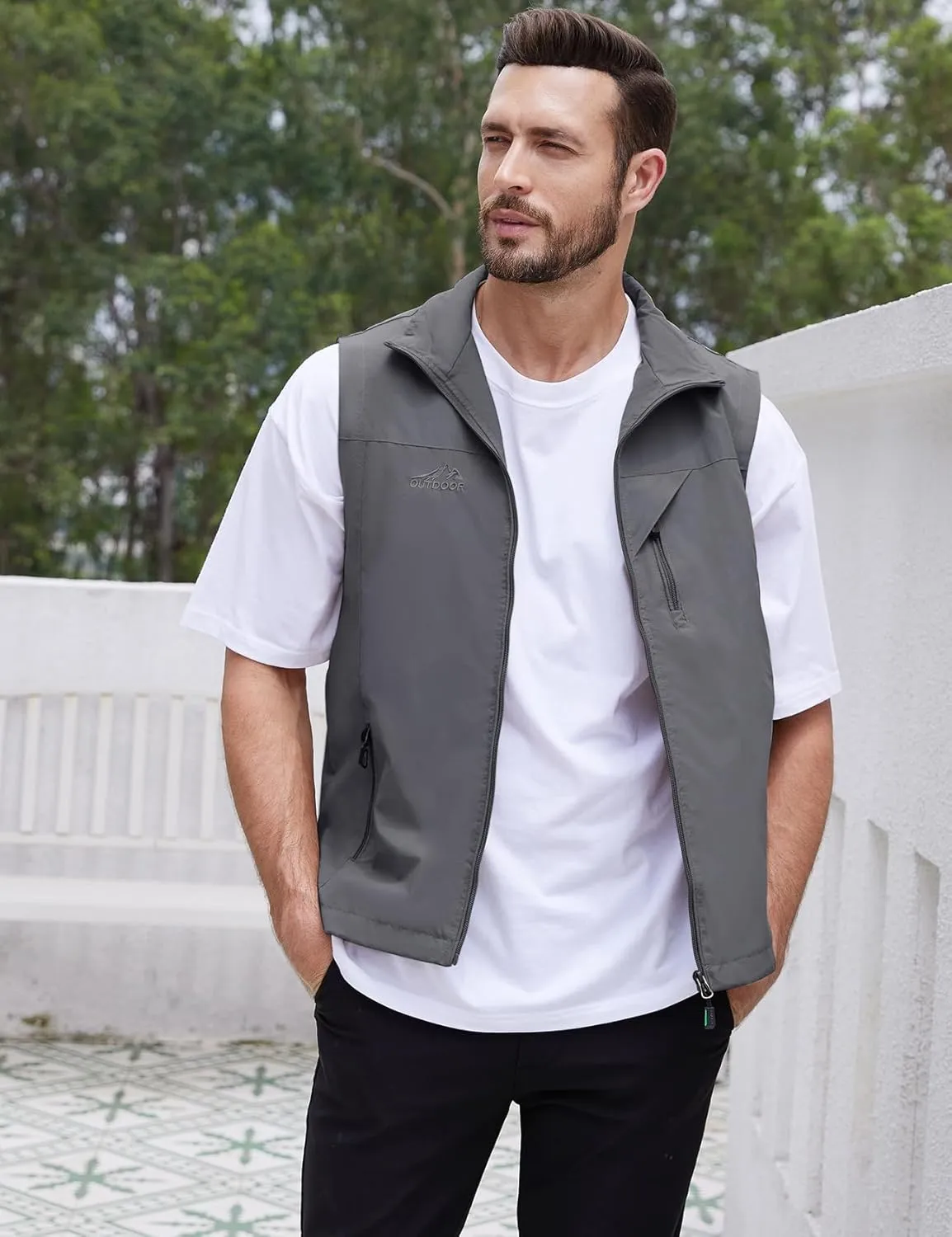 Gihuo Men's Lightweight Softshell Sleeveless Golf Vest with Zipper Pockets for Travel Hiking Fishing Safari Outwear