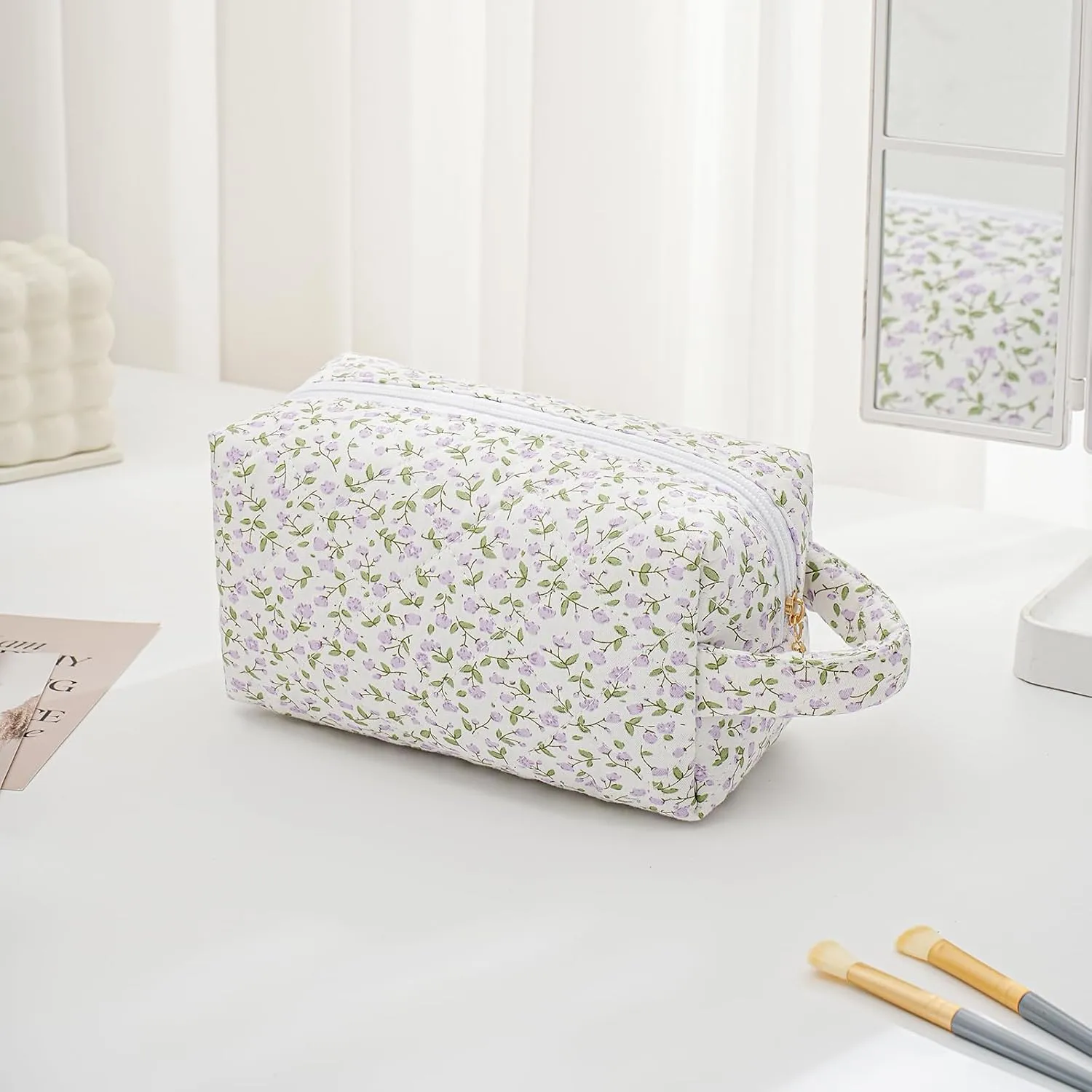 JOVAKIT Travel Makeup Bag Cosmetic Bag for Women, Christmas Gifts, Small Floral Flowers Coquette Toiletry Bag with Handle, Zipper Make Up Pouch Organizer Bag Trendy Stuff (Purple Floral)