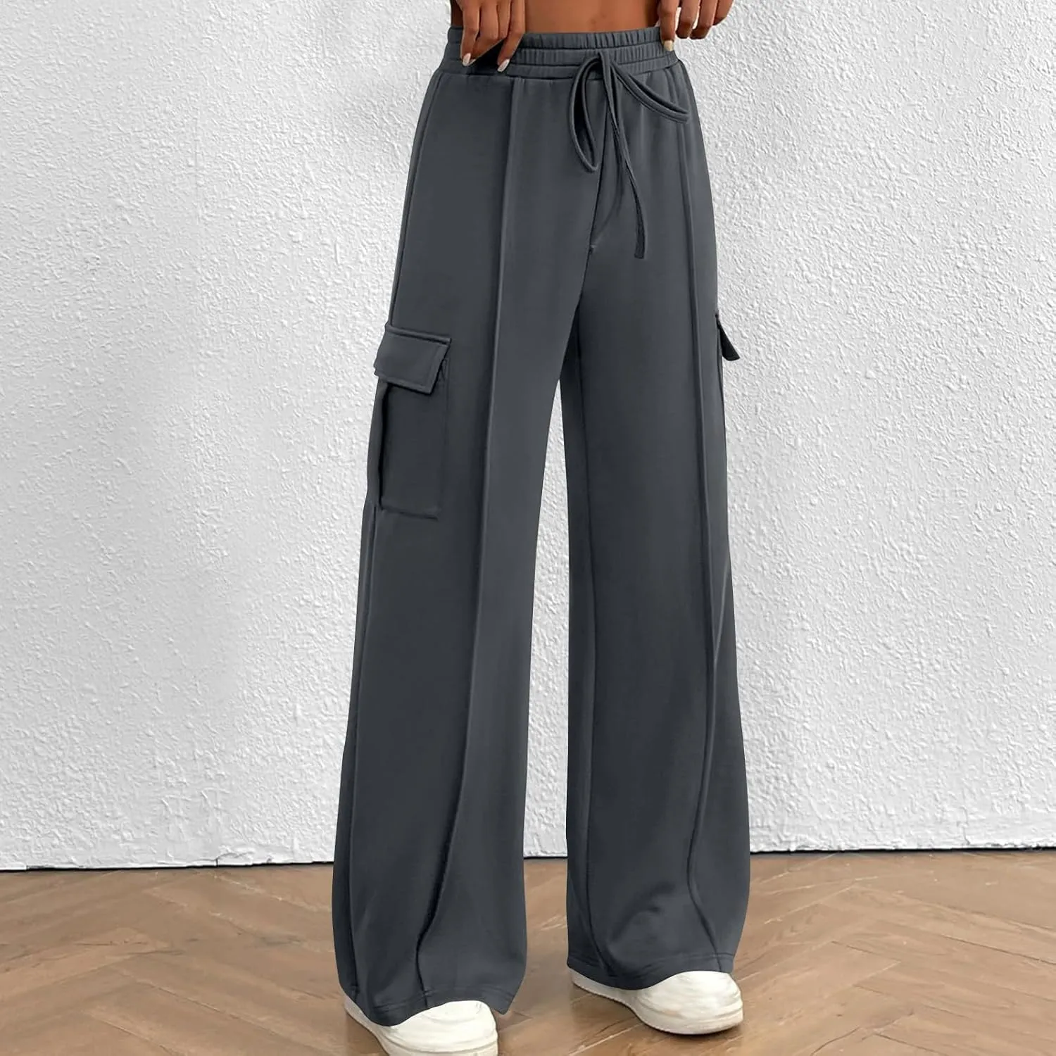 Womens Cargo Sweatpants with Pockets Wide Leg Baggy High Waisted Sweats Pants Drawstring Waist Athletic Trousers