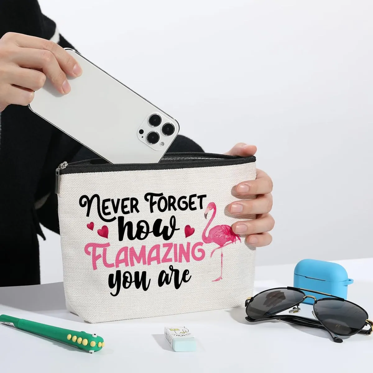 ZHAMEN Novelty Flamingo Decor Makeup Bag Gifts Makeup Pouch Birthday Christmas for Women Friends Flamingo Lover Family BFF Animal Lovers Cosmetic Travel Bag