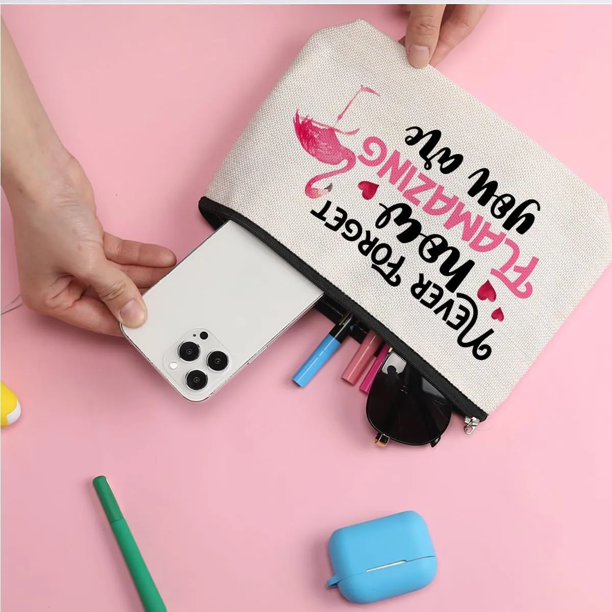 ZHAMEN Novelty Flamingo Decor Makeup Bag Gifts Makeup Pouch Birthday Christmas for Women Friends Flamingo Lover Family BFF Animal Lovers Cosmetic Travel Bag